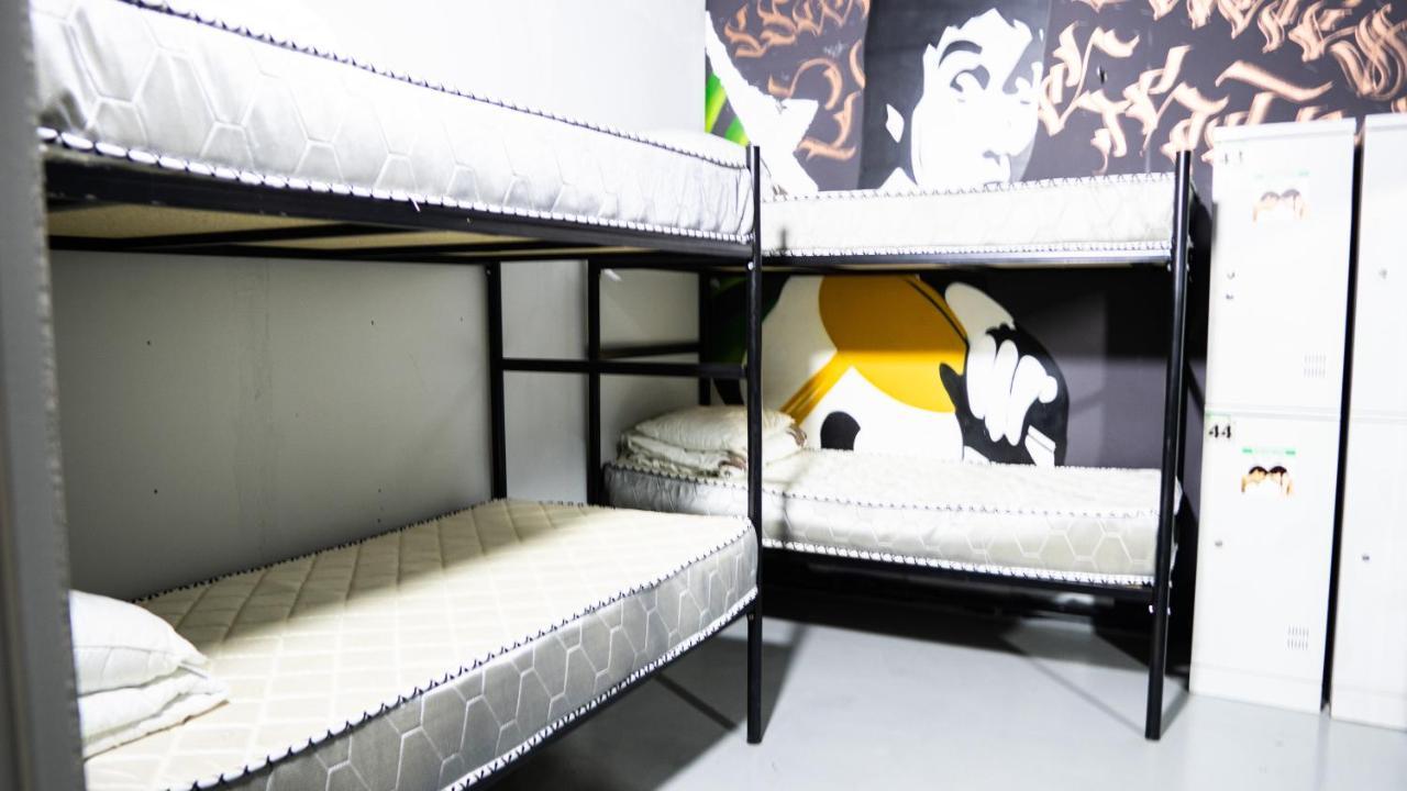 Fox Hostel Алма Ата Екстериор снимка
